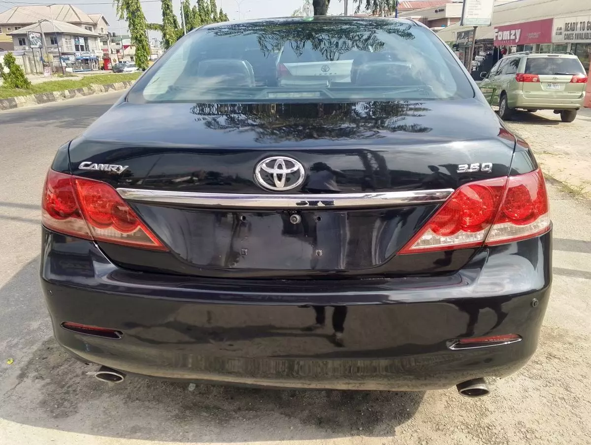 Toyota Camry   - 2012