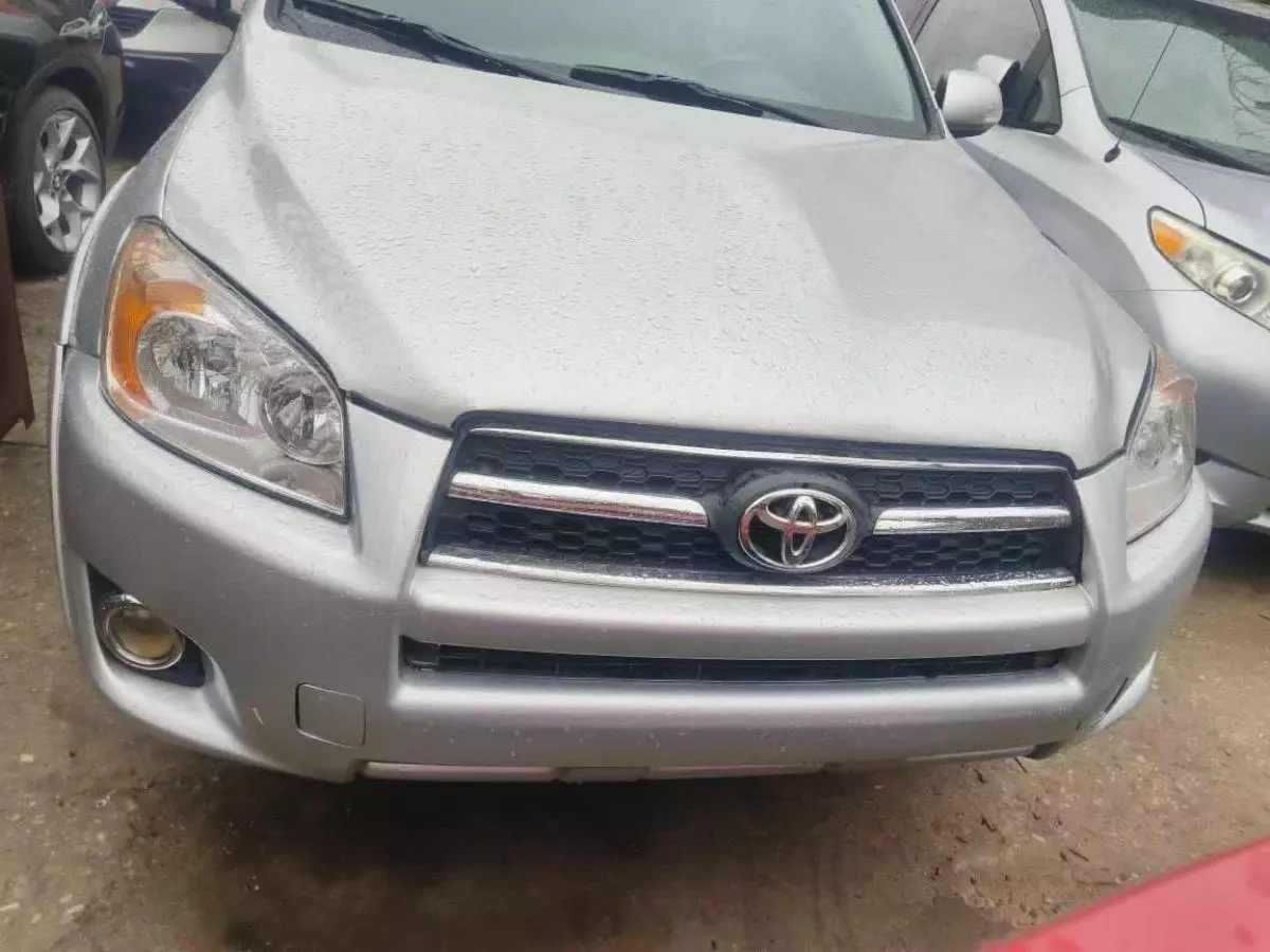 Toyota RAV 4   - 2011