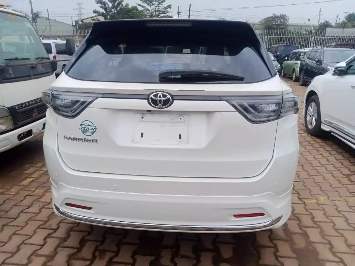 Toyota Harrier   - 2014