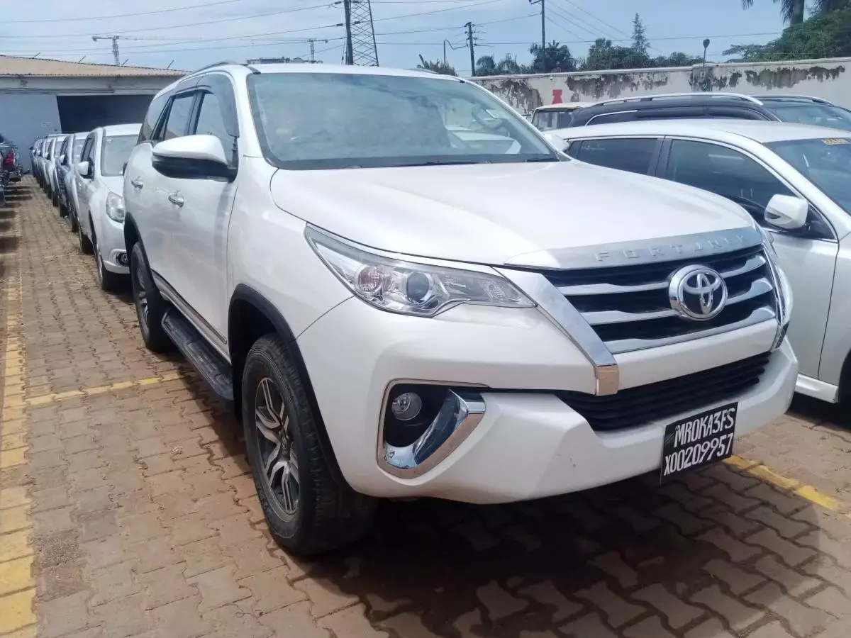 Toyota Fortuner   - 2017