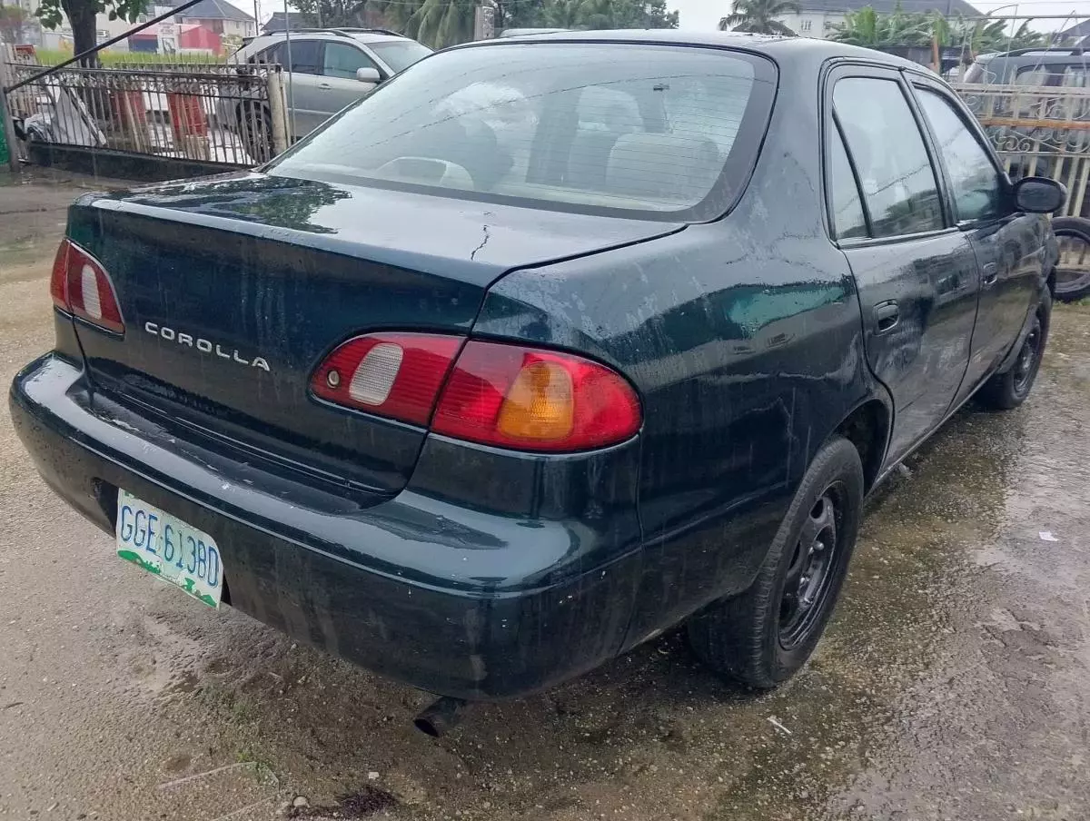 Toyota Corolla   - 1998