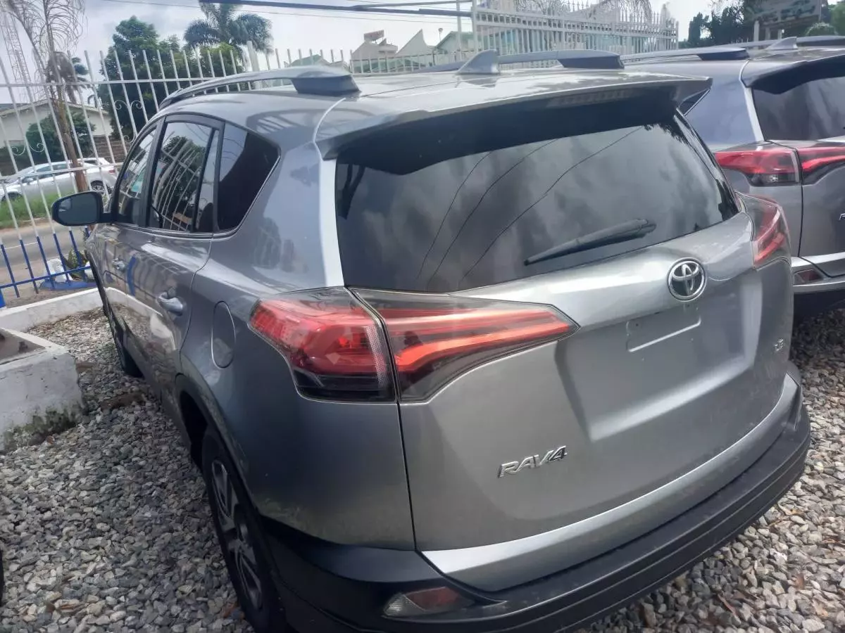 Toyota RAV 4   - 2016