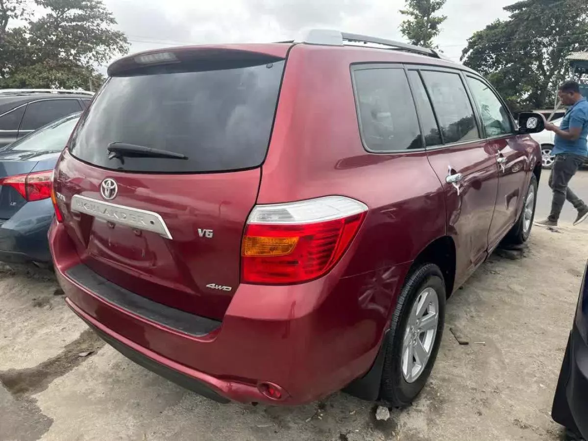 Toyota Highlander   - 2009