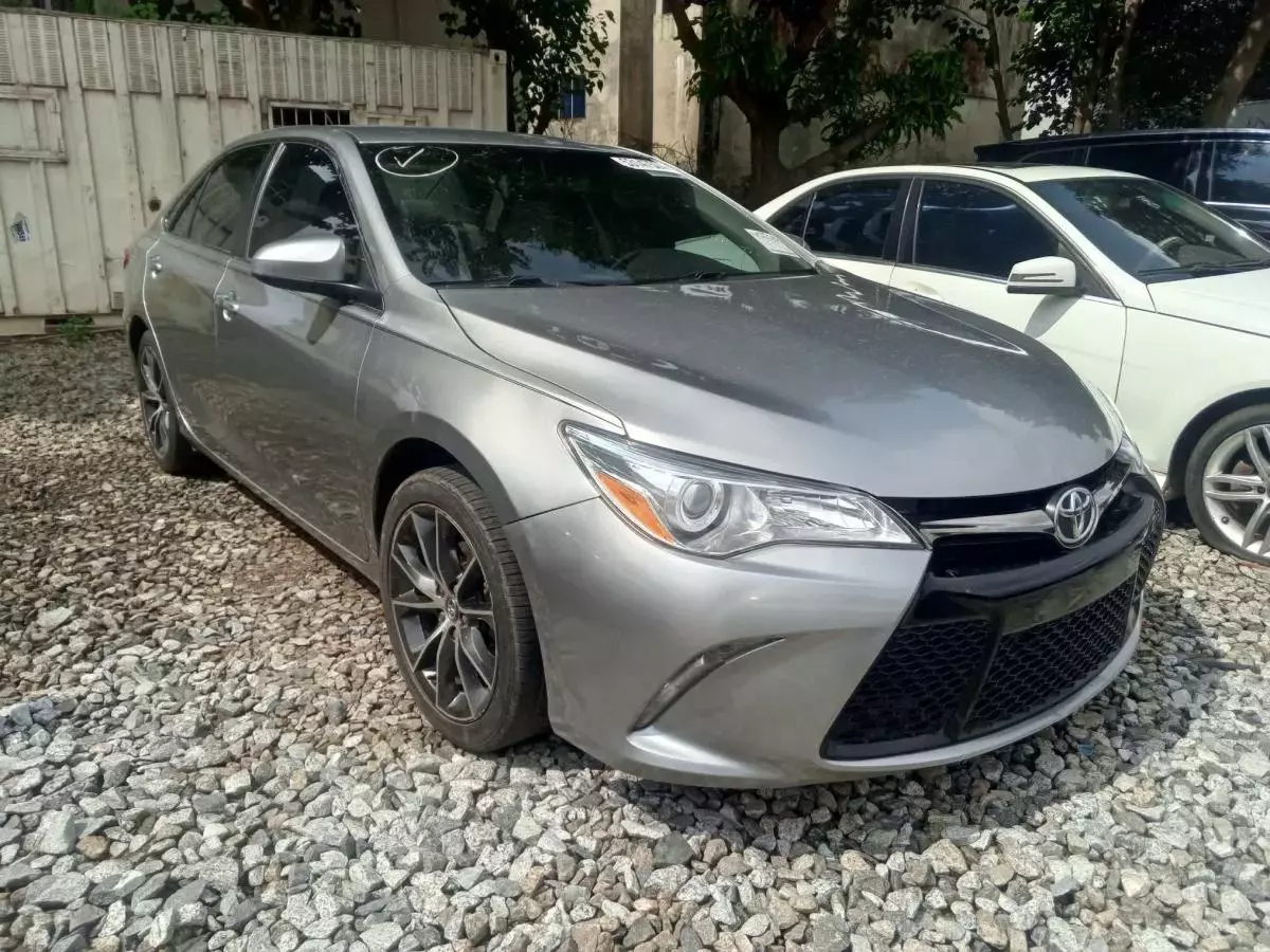 Toyota Camry   - 2015