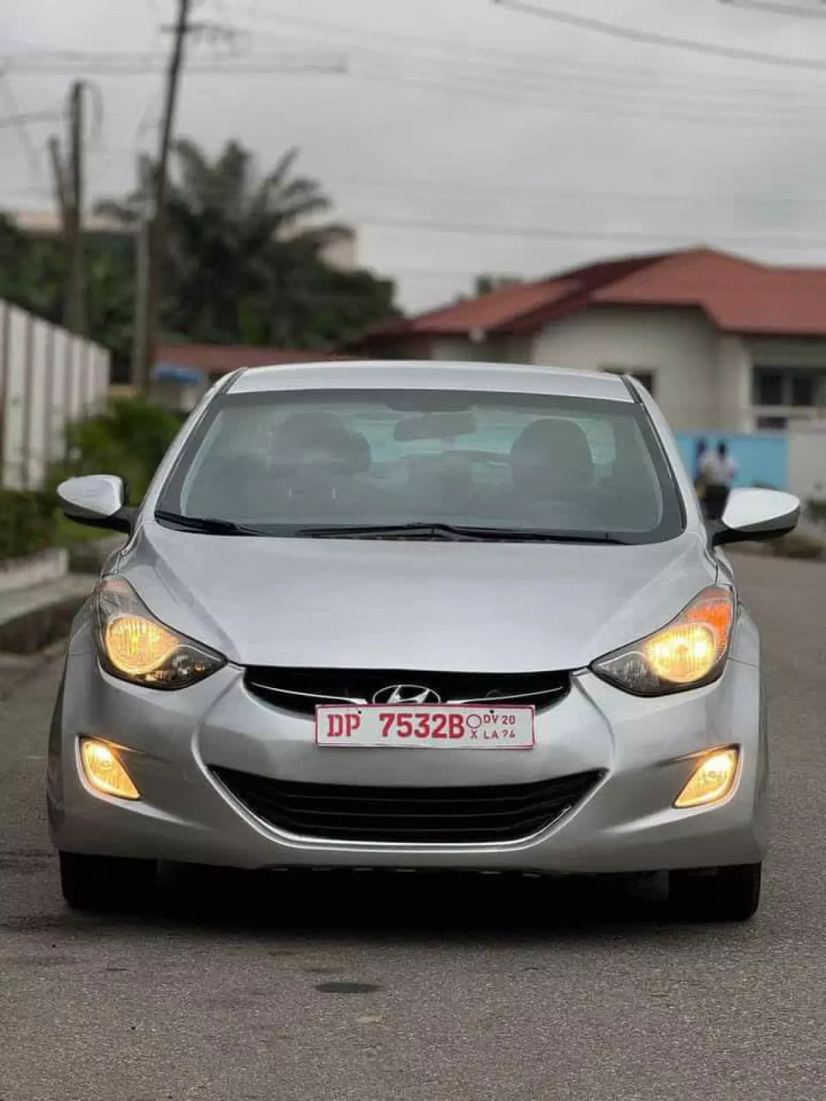 Hyundai Elantra   - 2013