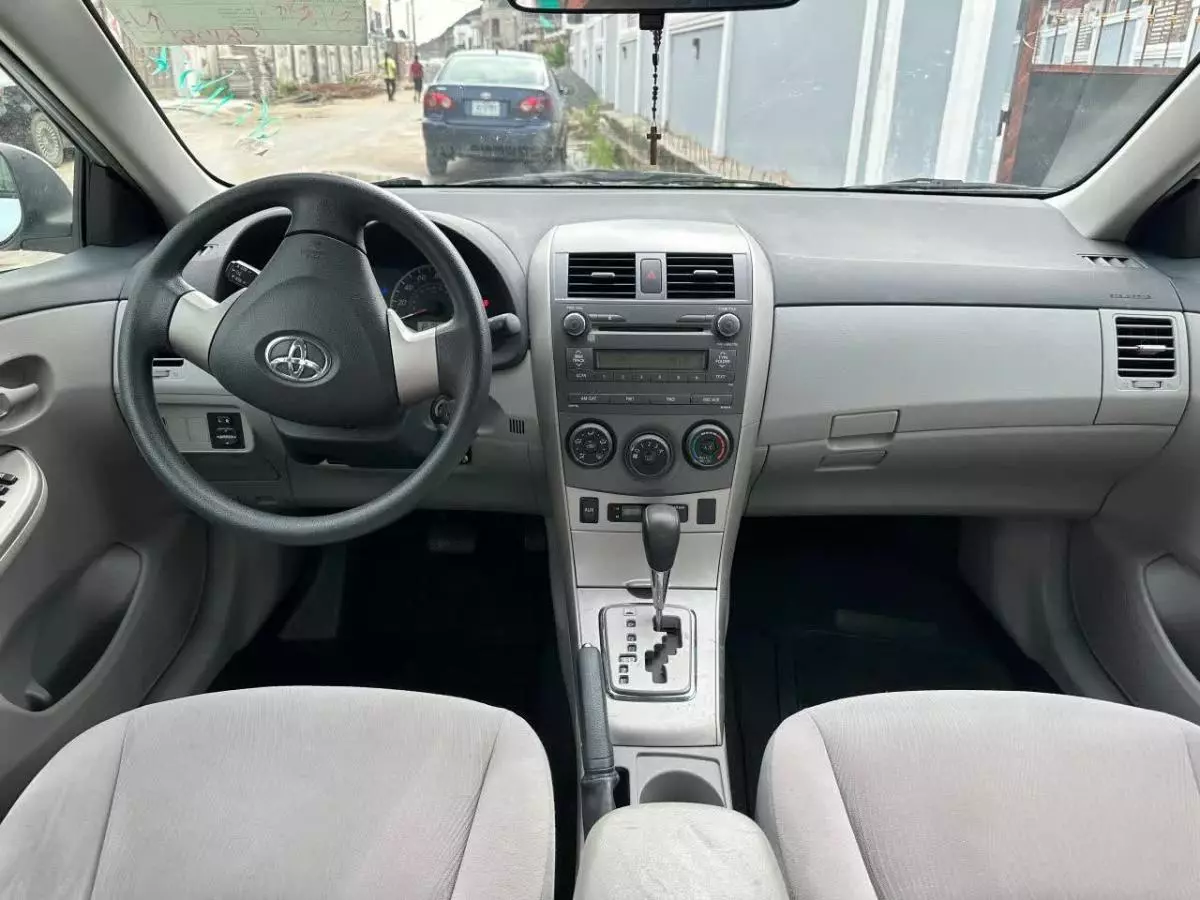 Toyota Corolla   - 2011