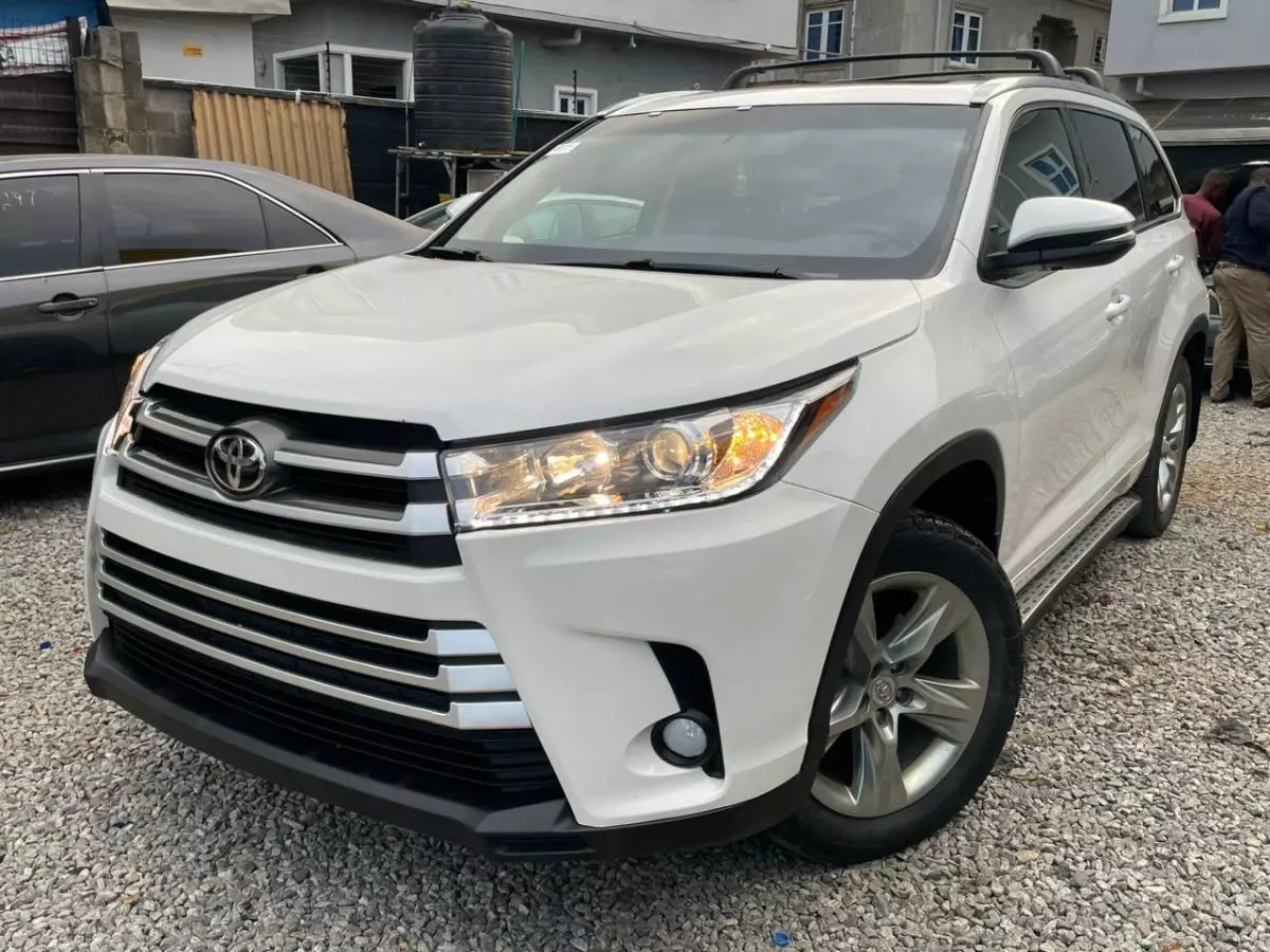 Toyota Highlander   - 2015