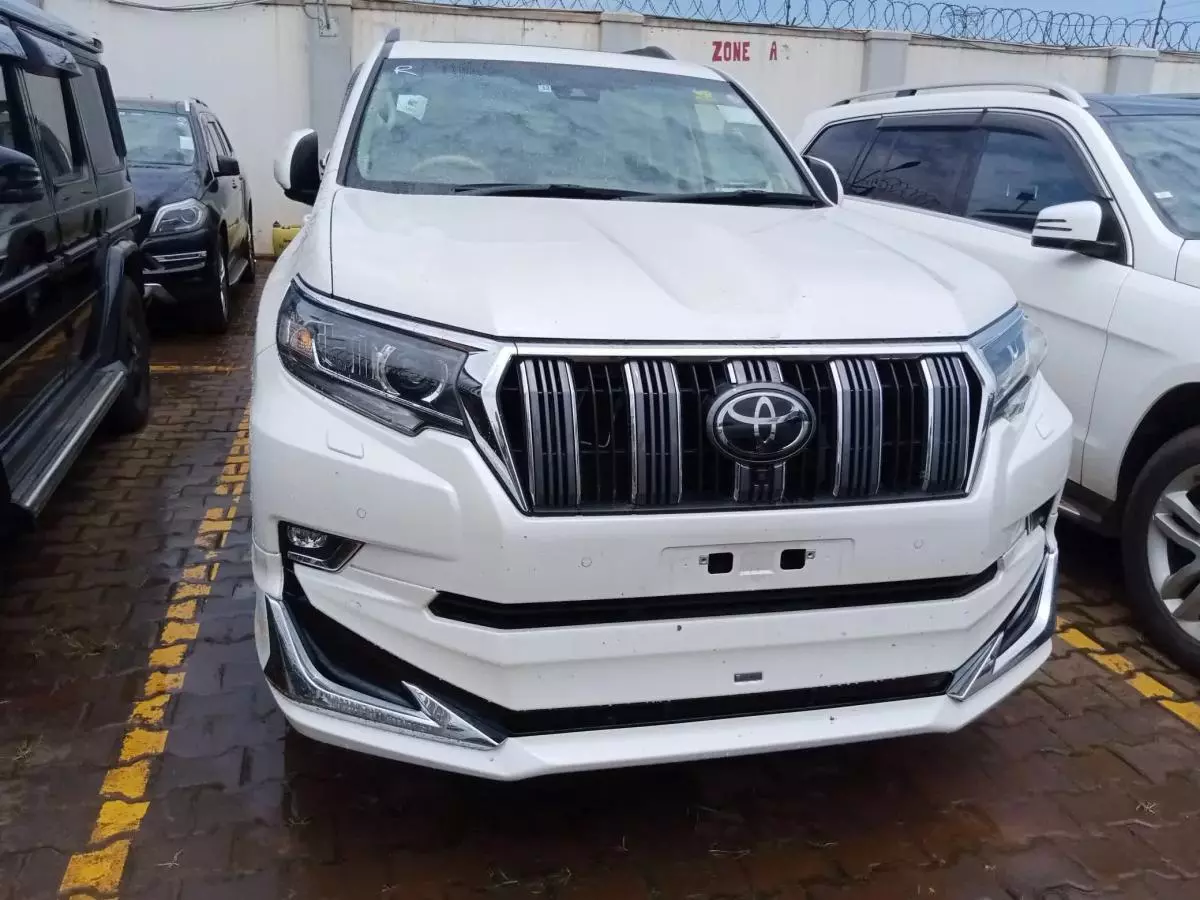 Toyota Landcruiser Prado   - 2019