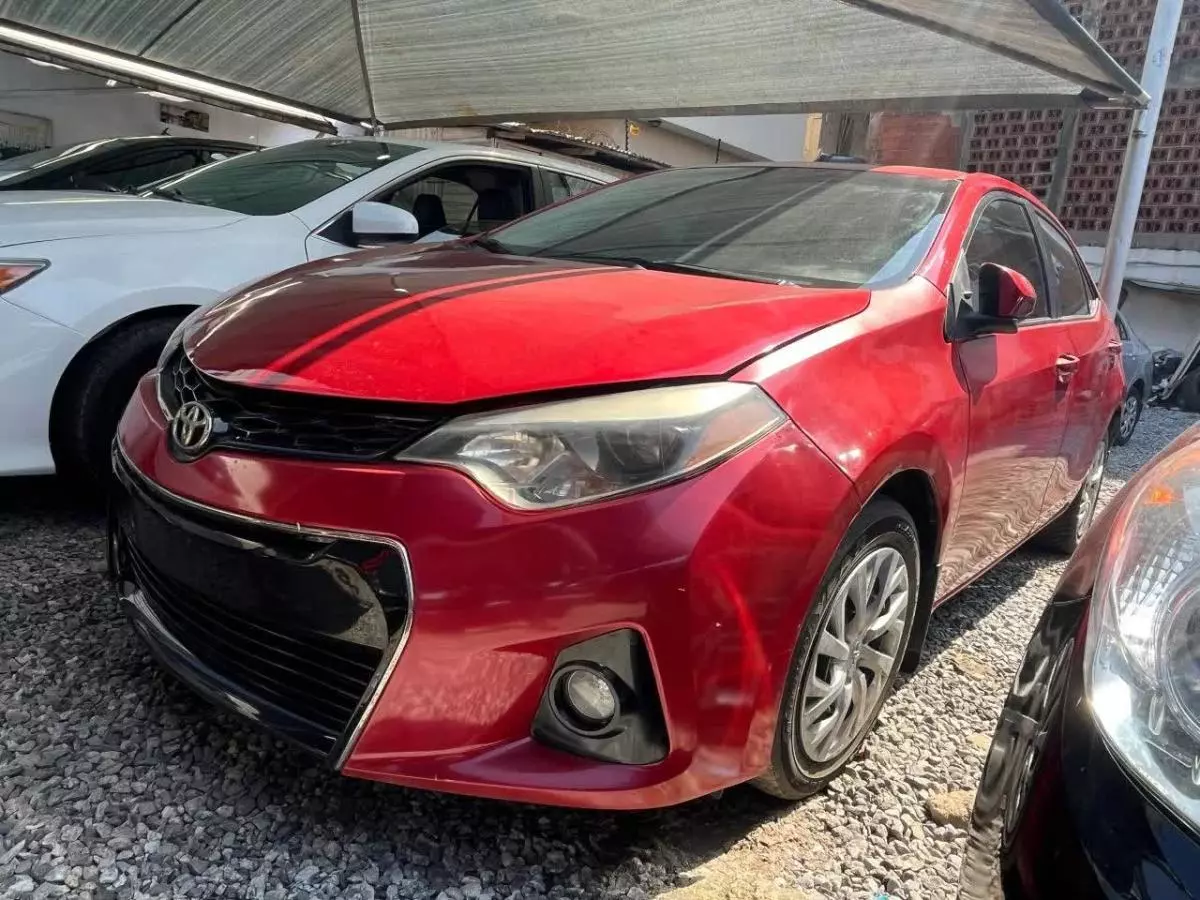 Toyota Corolla   - 2016