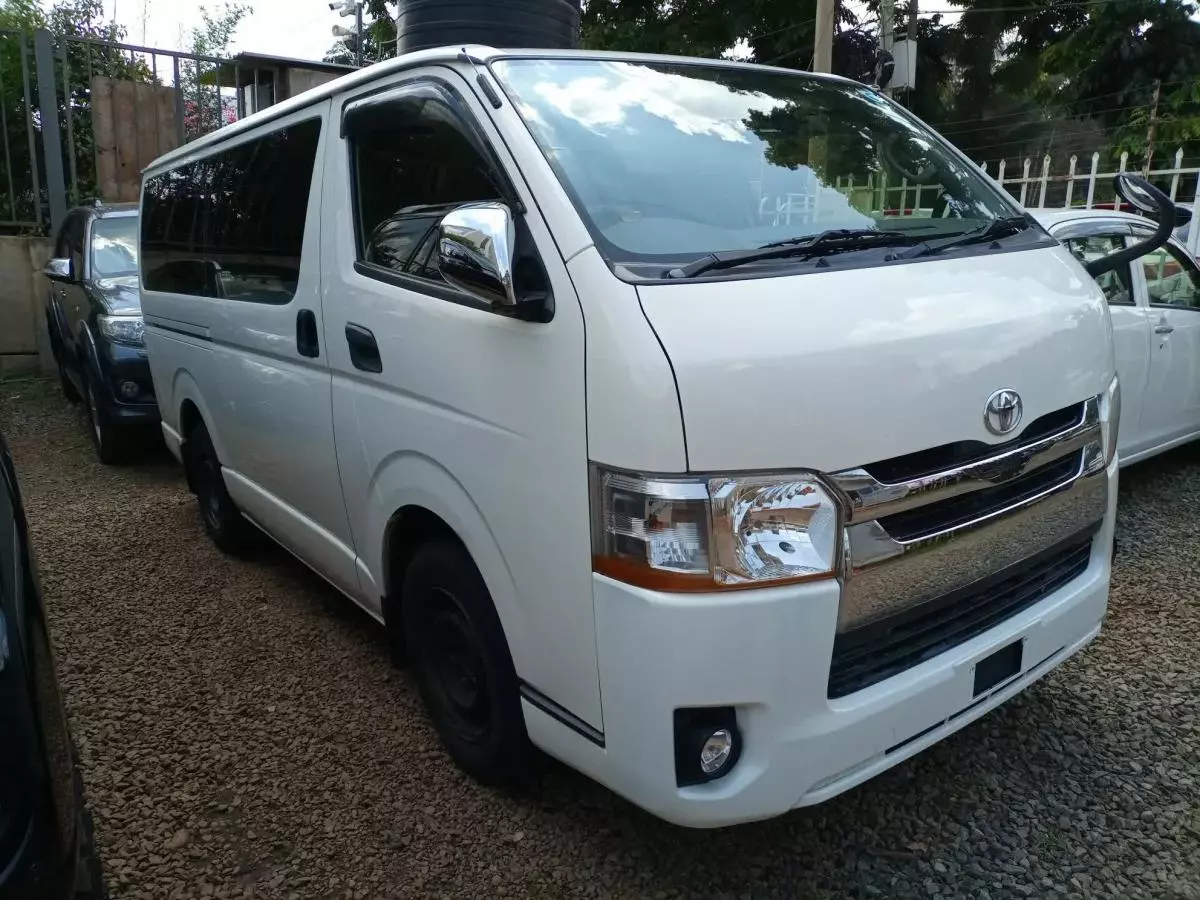Toyota Hiace - 2015