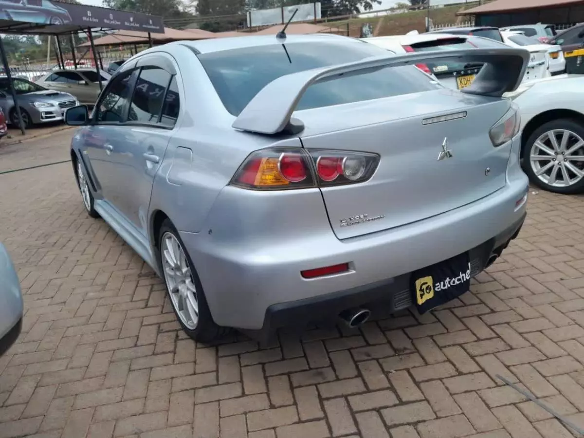 Mitsubishi Lancer - 2012