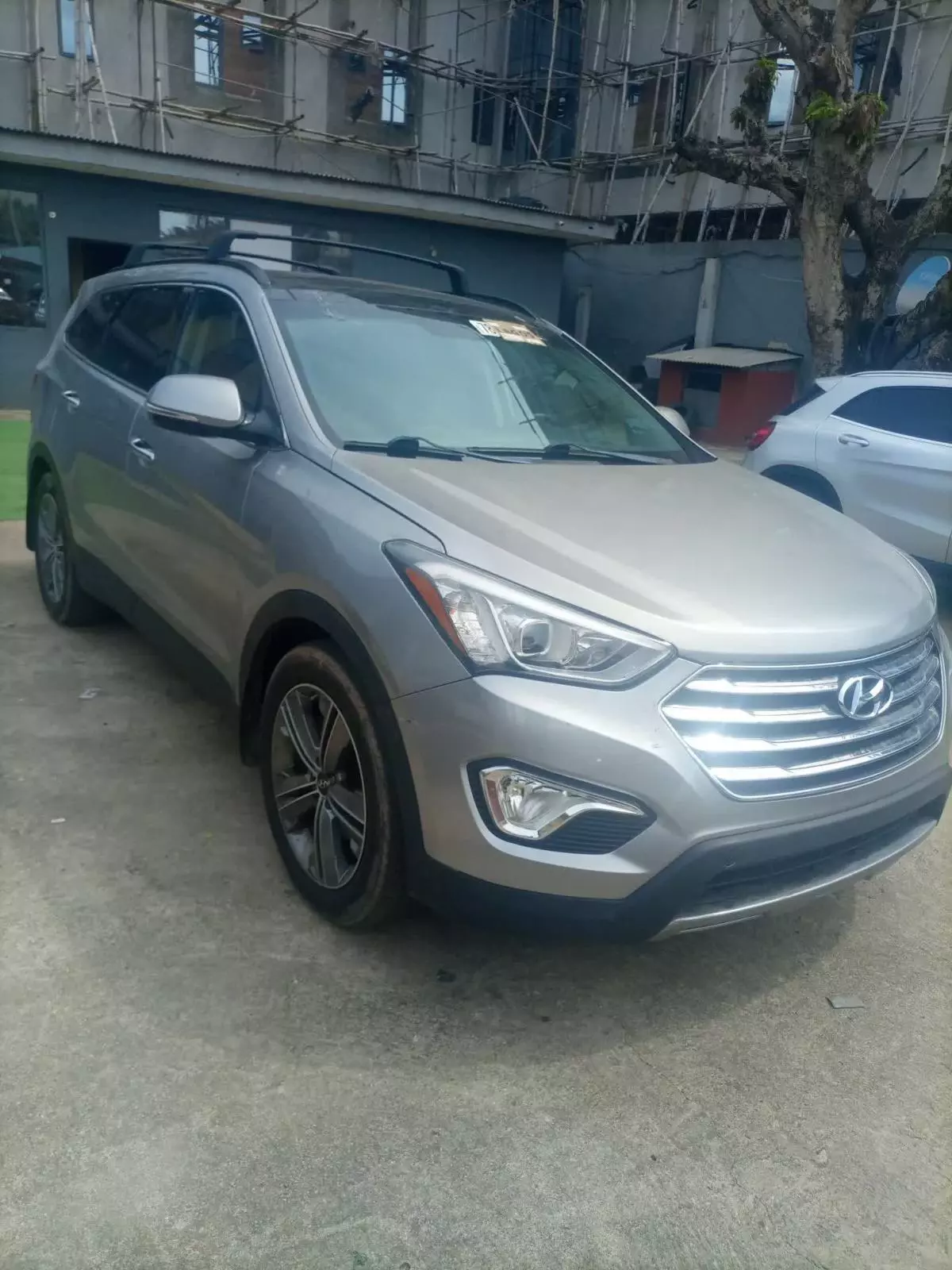 Hyundai Santa Fe   - 2015