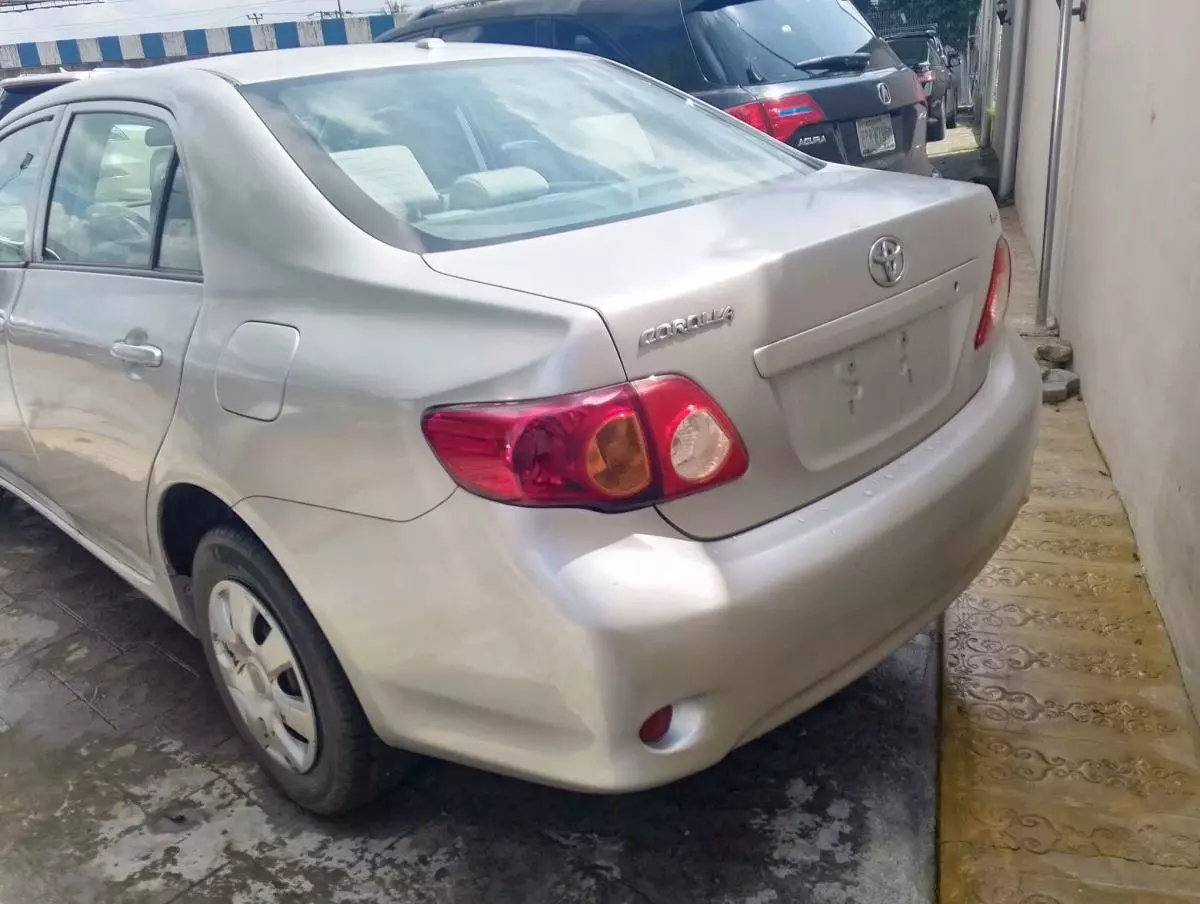 Toyota Corolla   - 2008