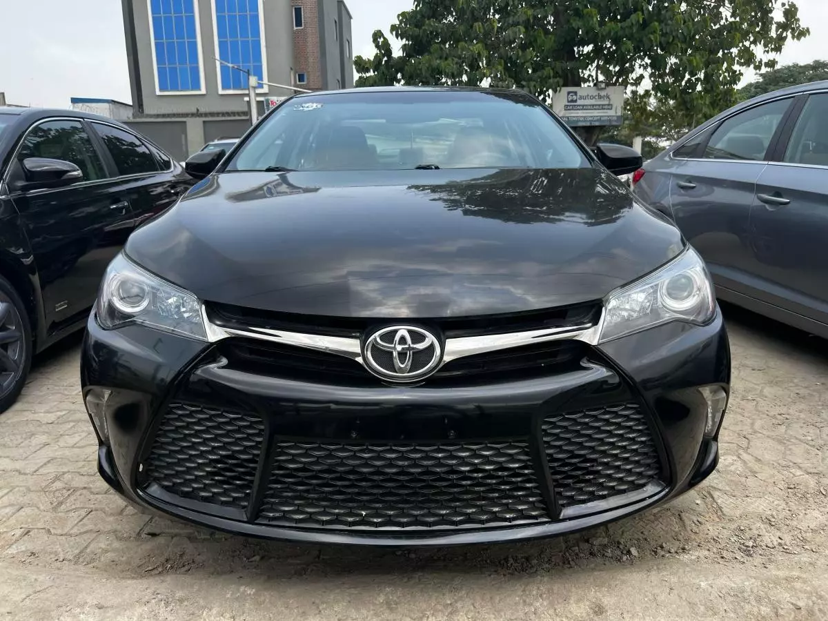 Toyota Camry   - 2015