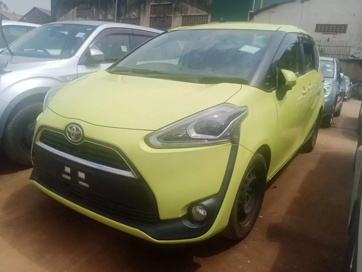 Toyota Sienta Hybrid    - 2016