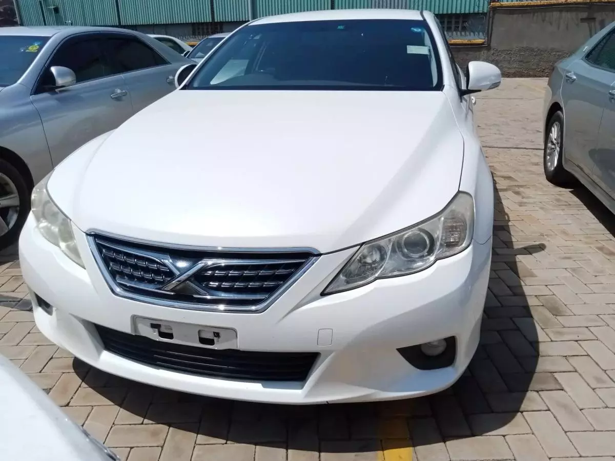 Toyota Mark X   - 2011