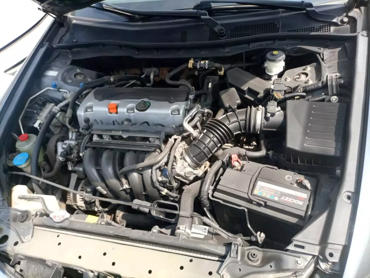 Honda Accord - 2010