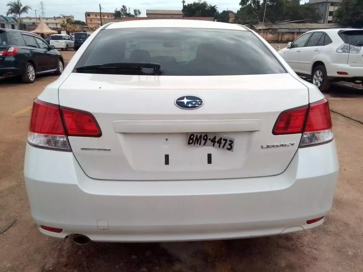 Subaru Legacy - 2010