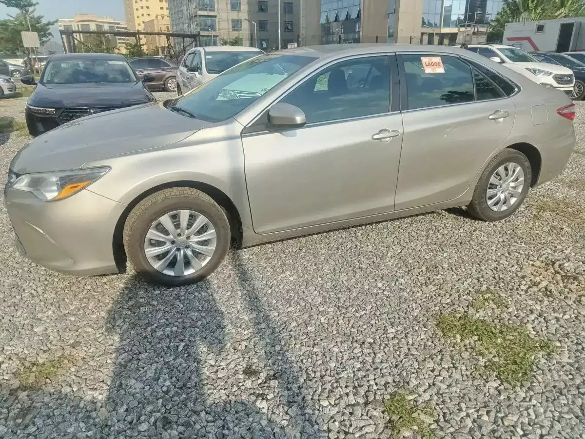 Toyota Camry   - 2015