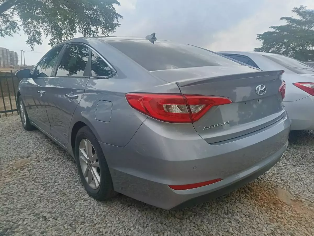 Hyundai Sonata   - 2016