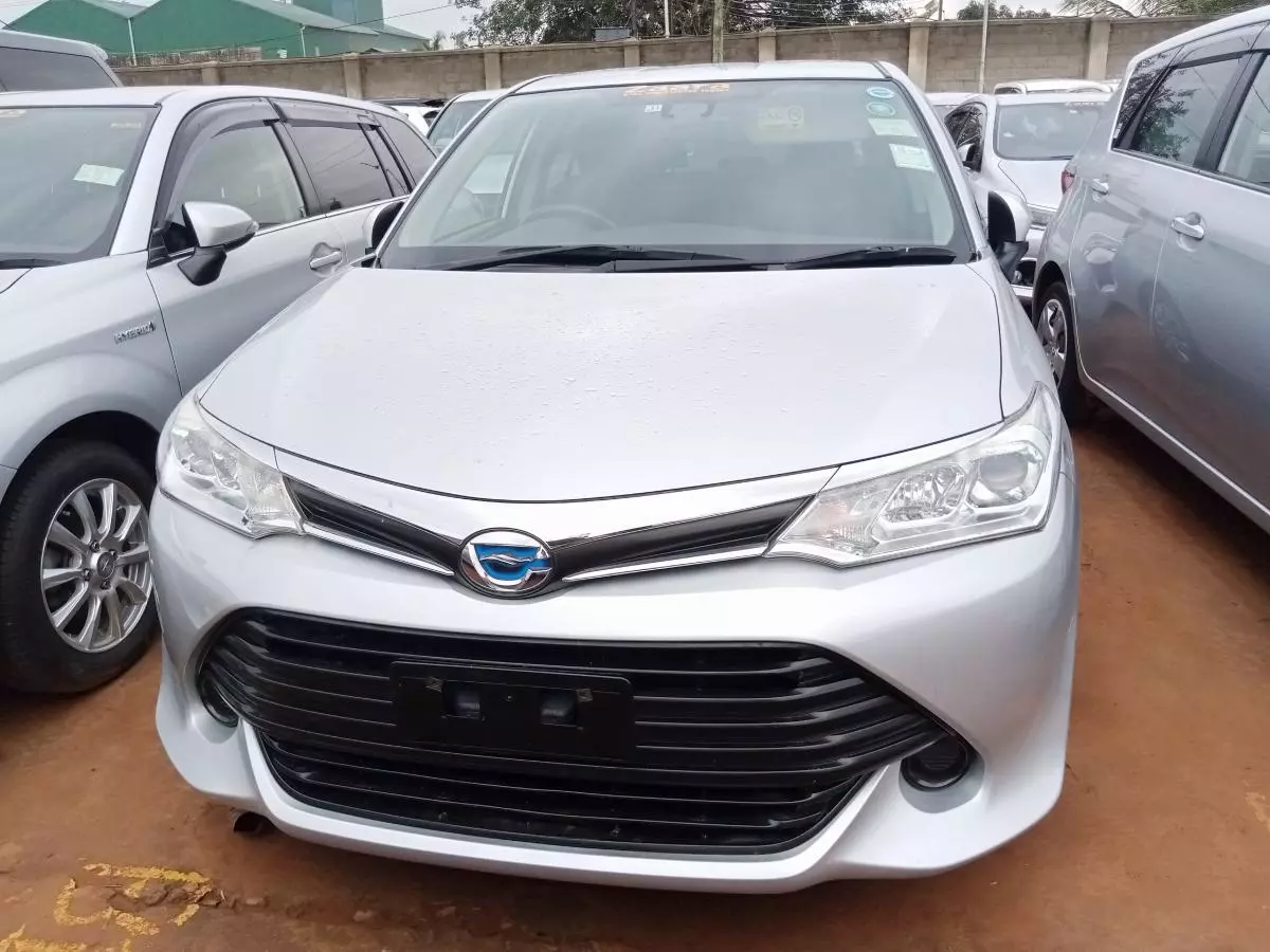 Toyota Fielder hybrid    - 2015