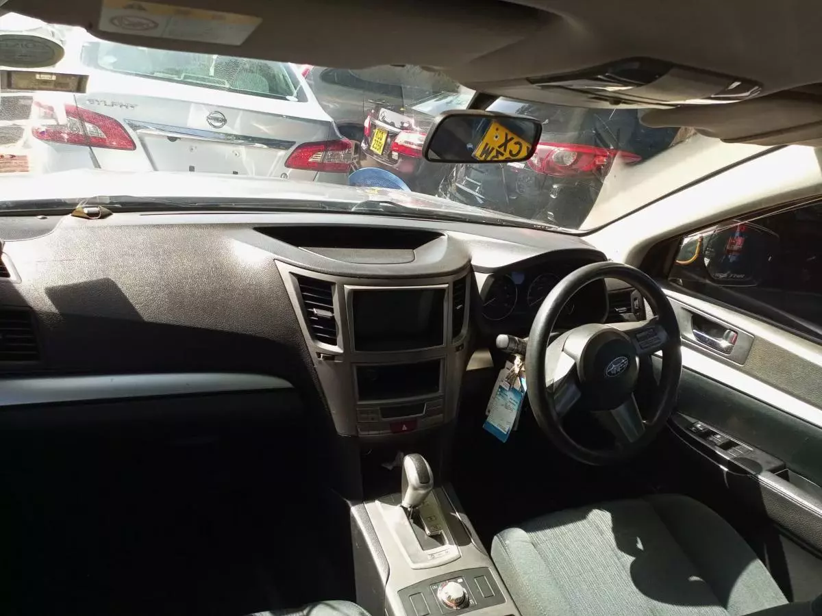 Subaru Legacy  - 2011