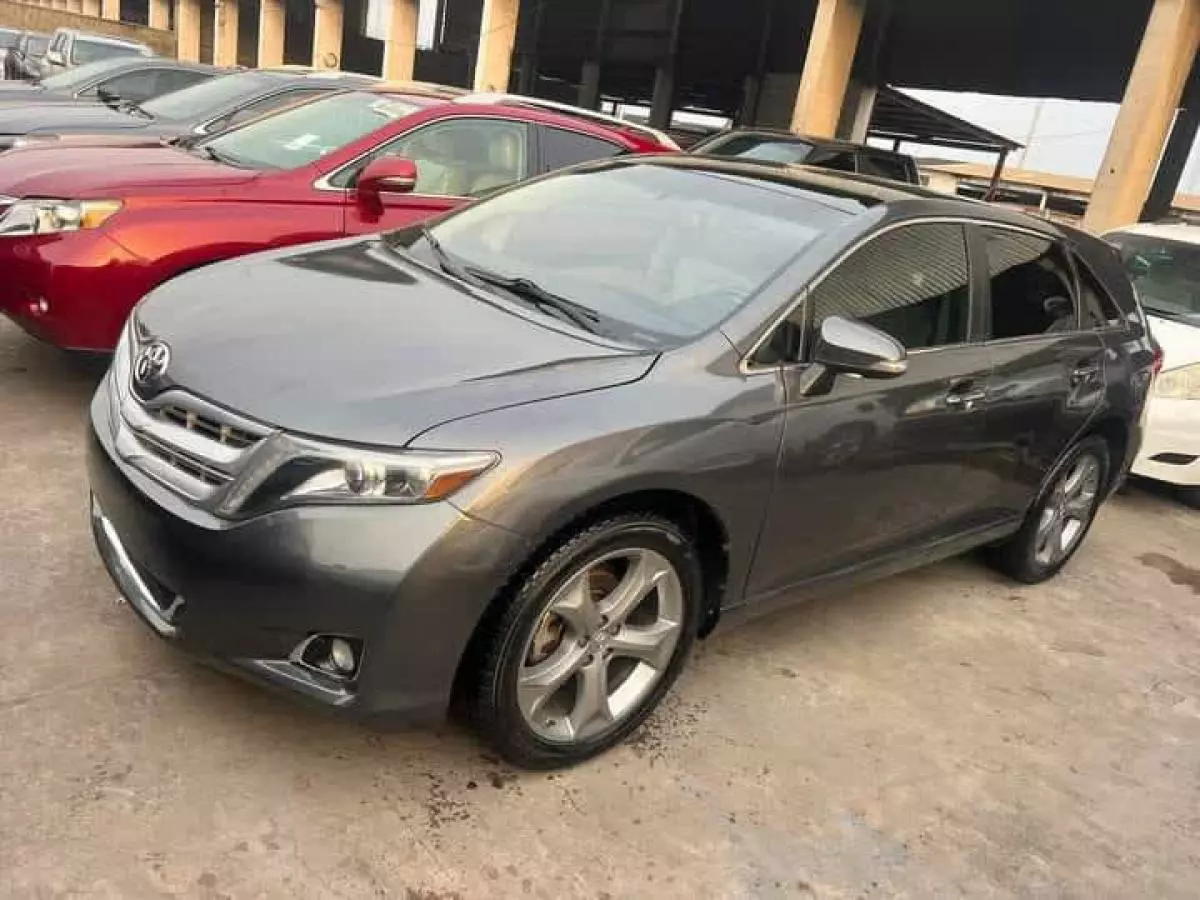 Toyota Venza   - 2013