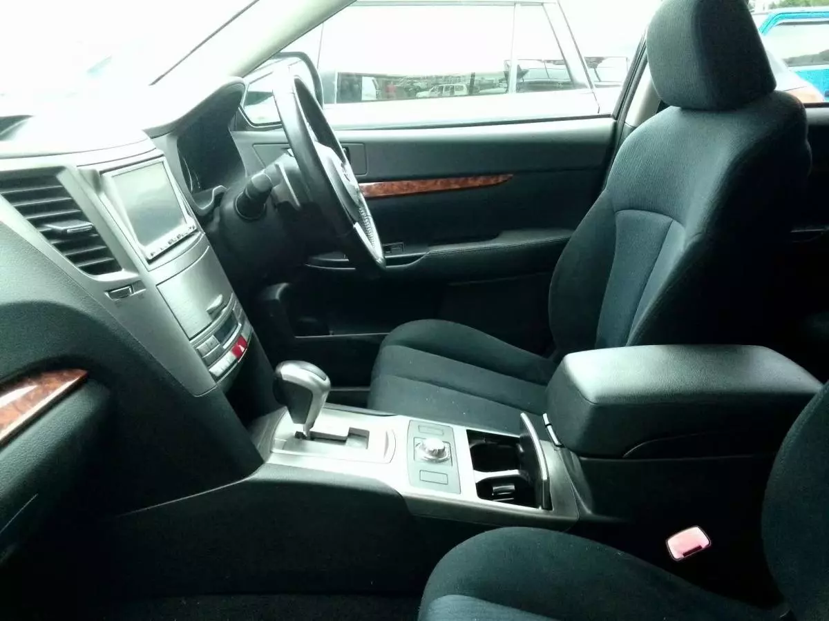 Subaru Outback - 2010