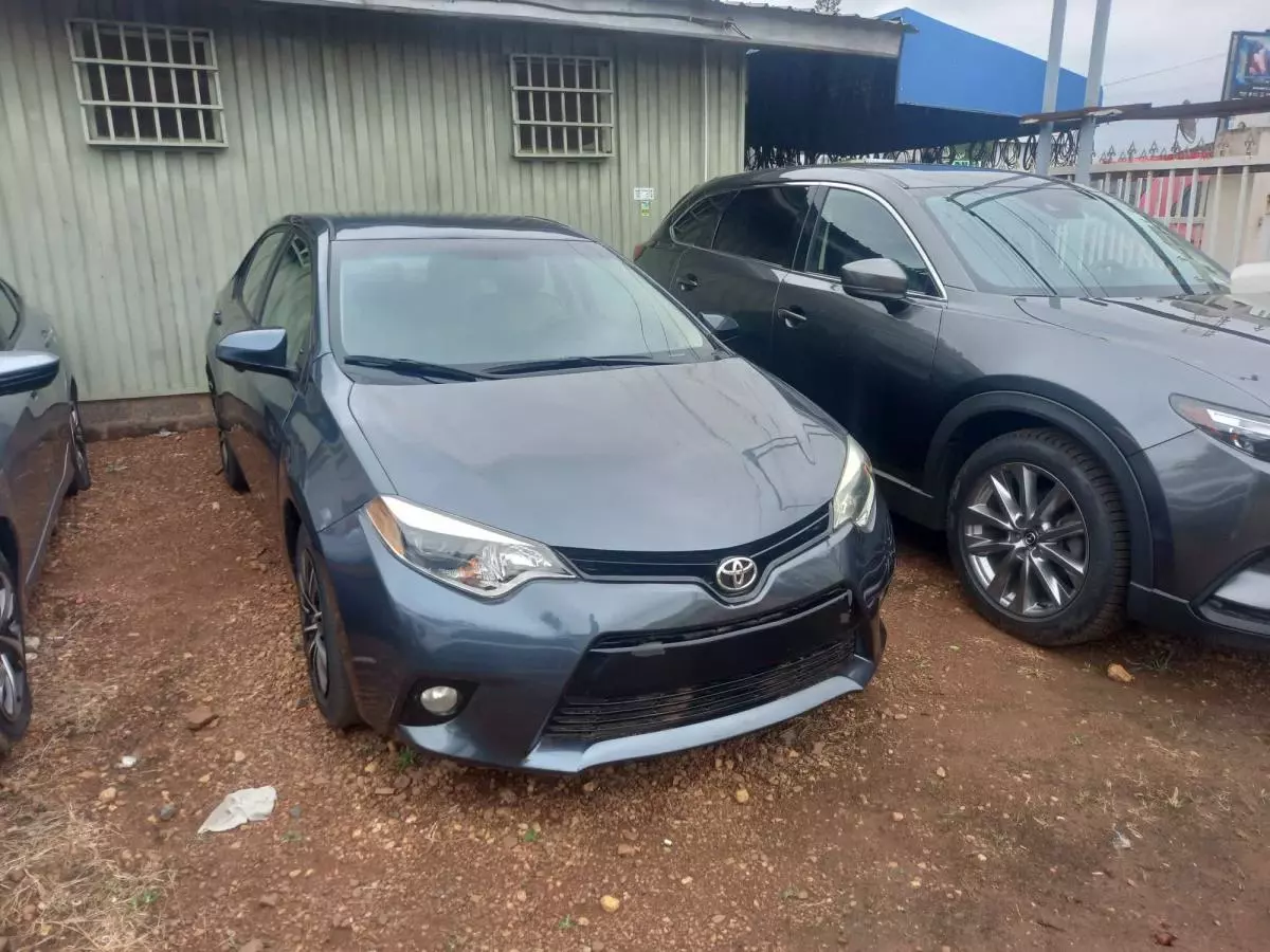 Toyota Corolla   - 2016