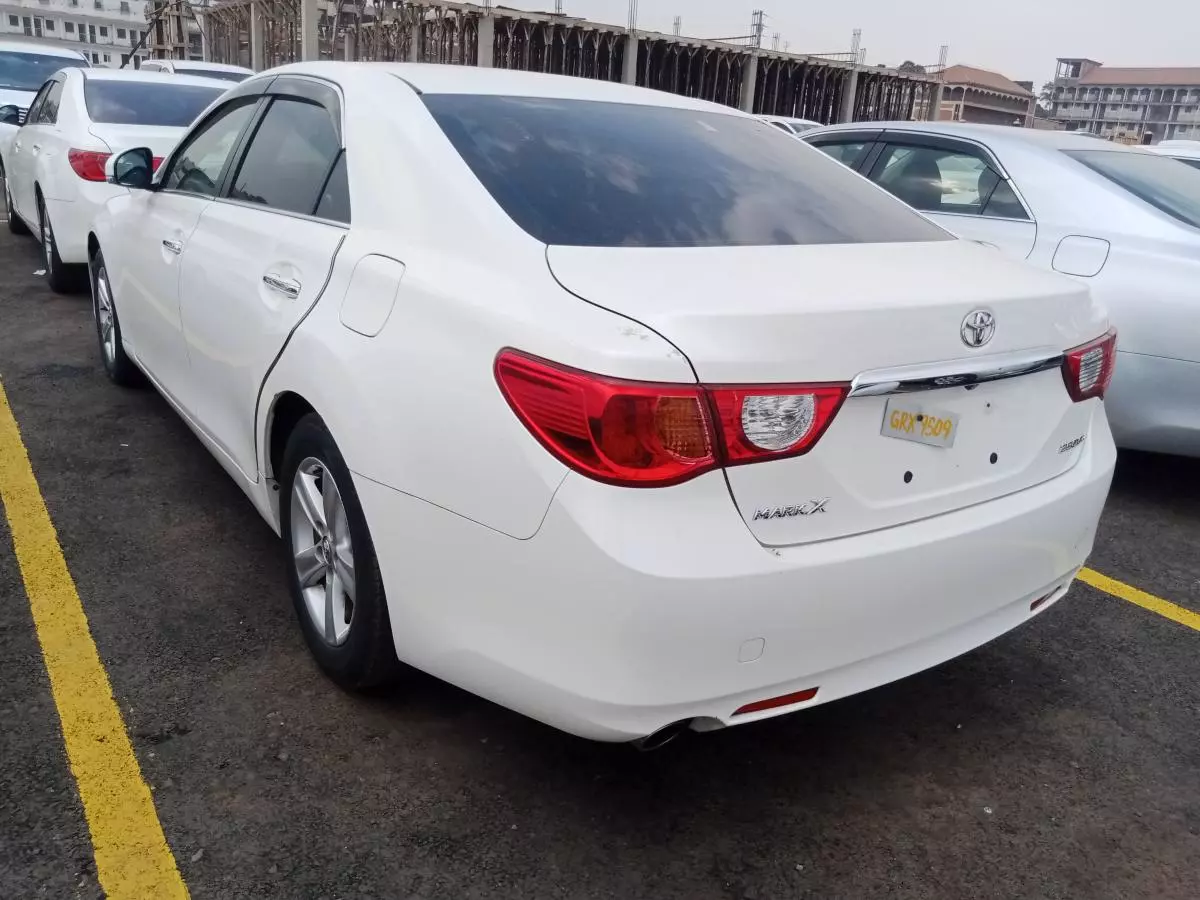 Toyota Mark X   - 2010