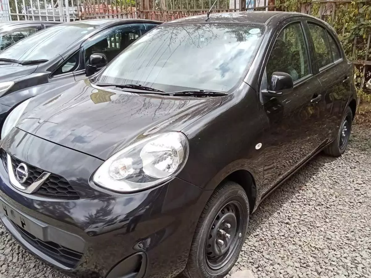 Nissan March - 2016