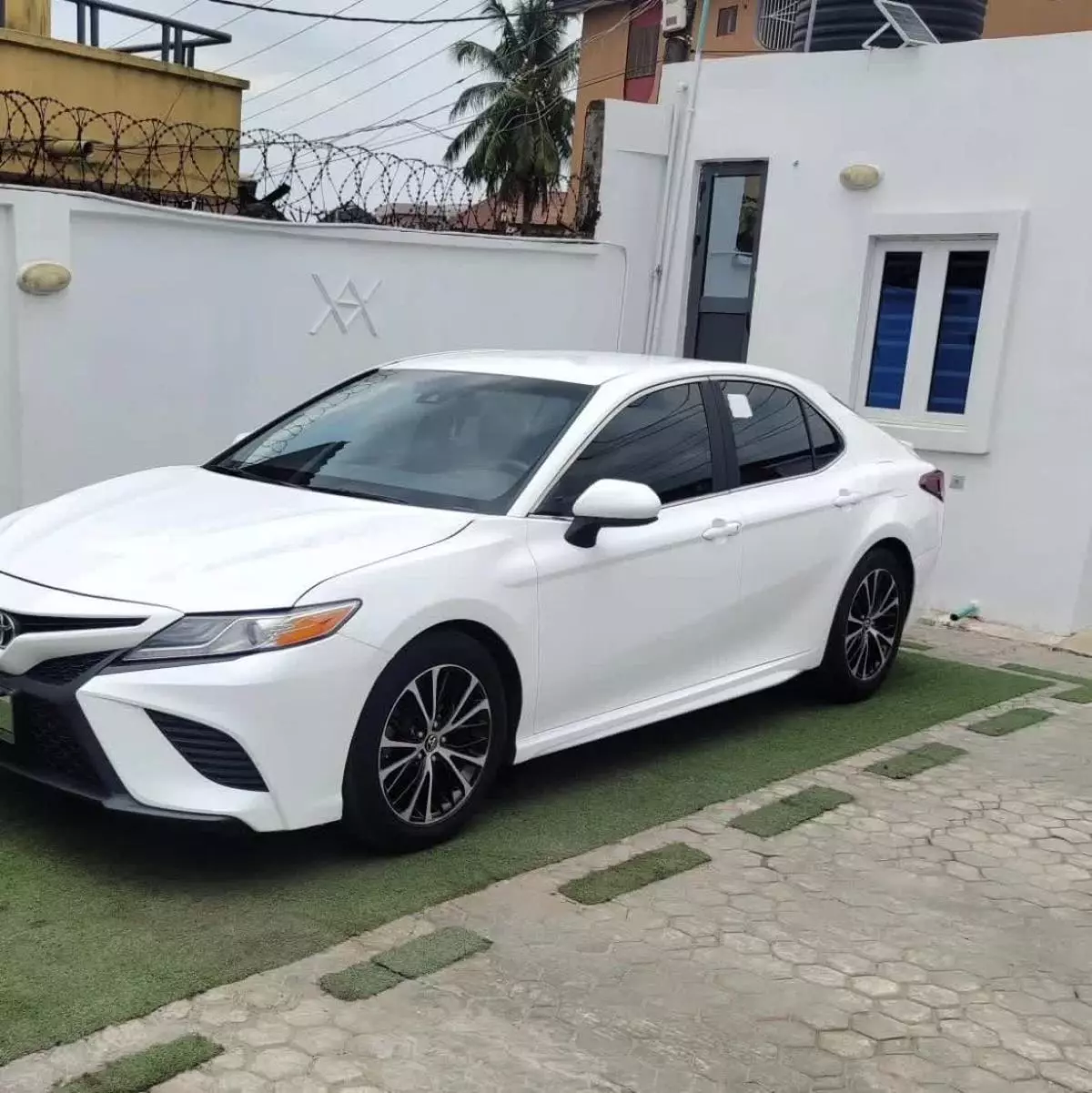 Toyota Camry   - 2018