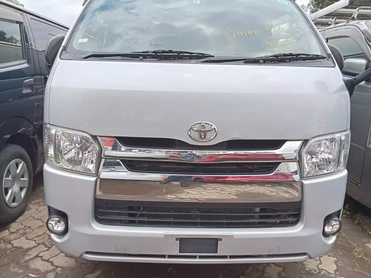 Toyota Hiace   - 2017