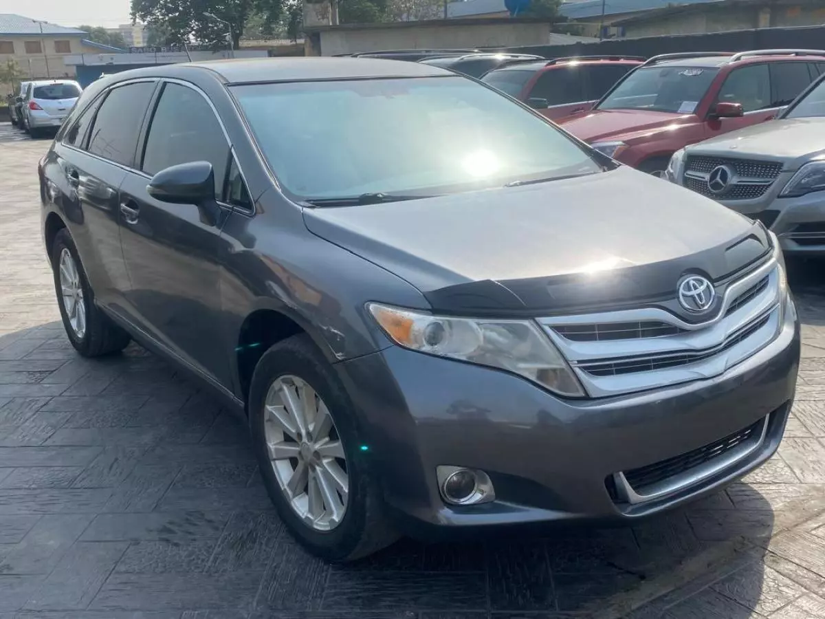 Toyota Venza   - 2011