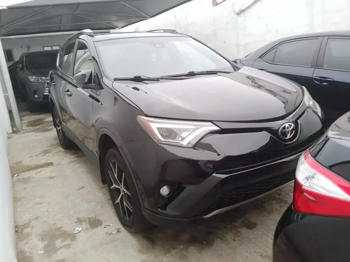 Toyota RAV 4   - 2017