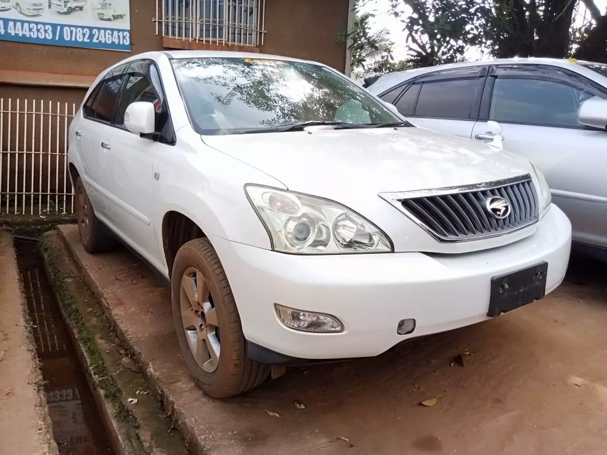 Toyota Harrier   - 2011