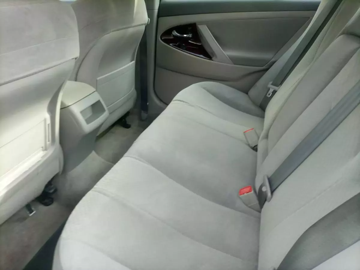 Toyota Camry - 2009