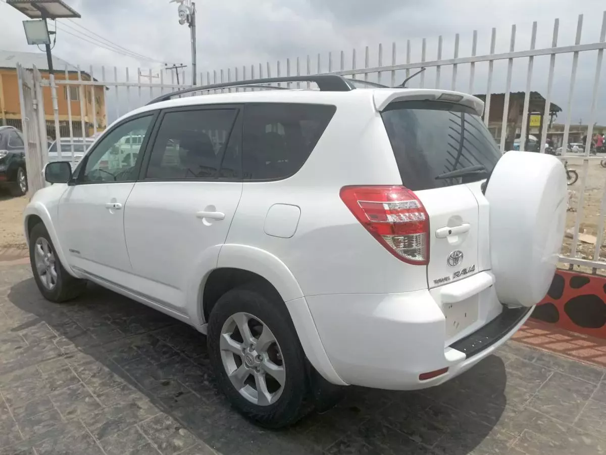 Toyota RAV 4   - 2009