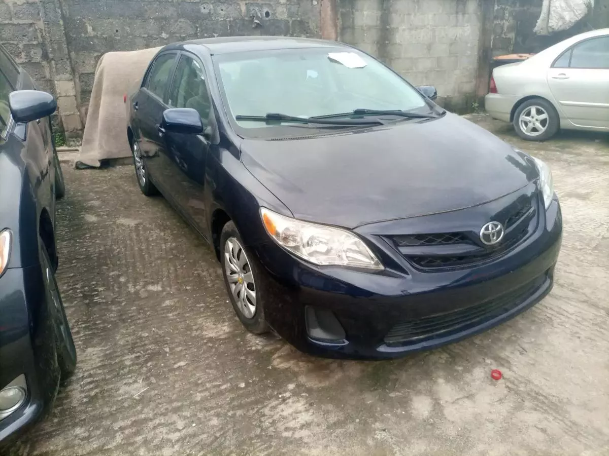 Toyota Corolla   - 2012