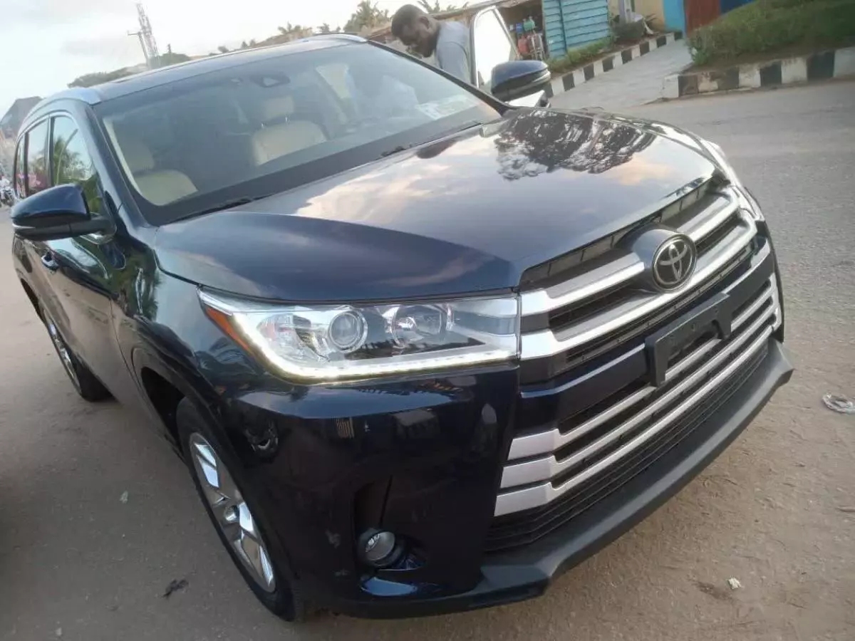 Toyota Highlander   - 2015