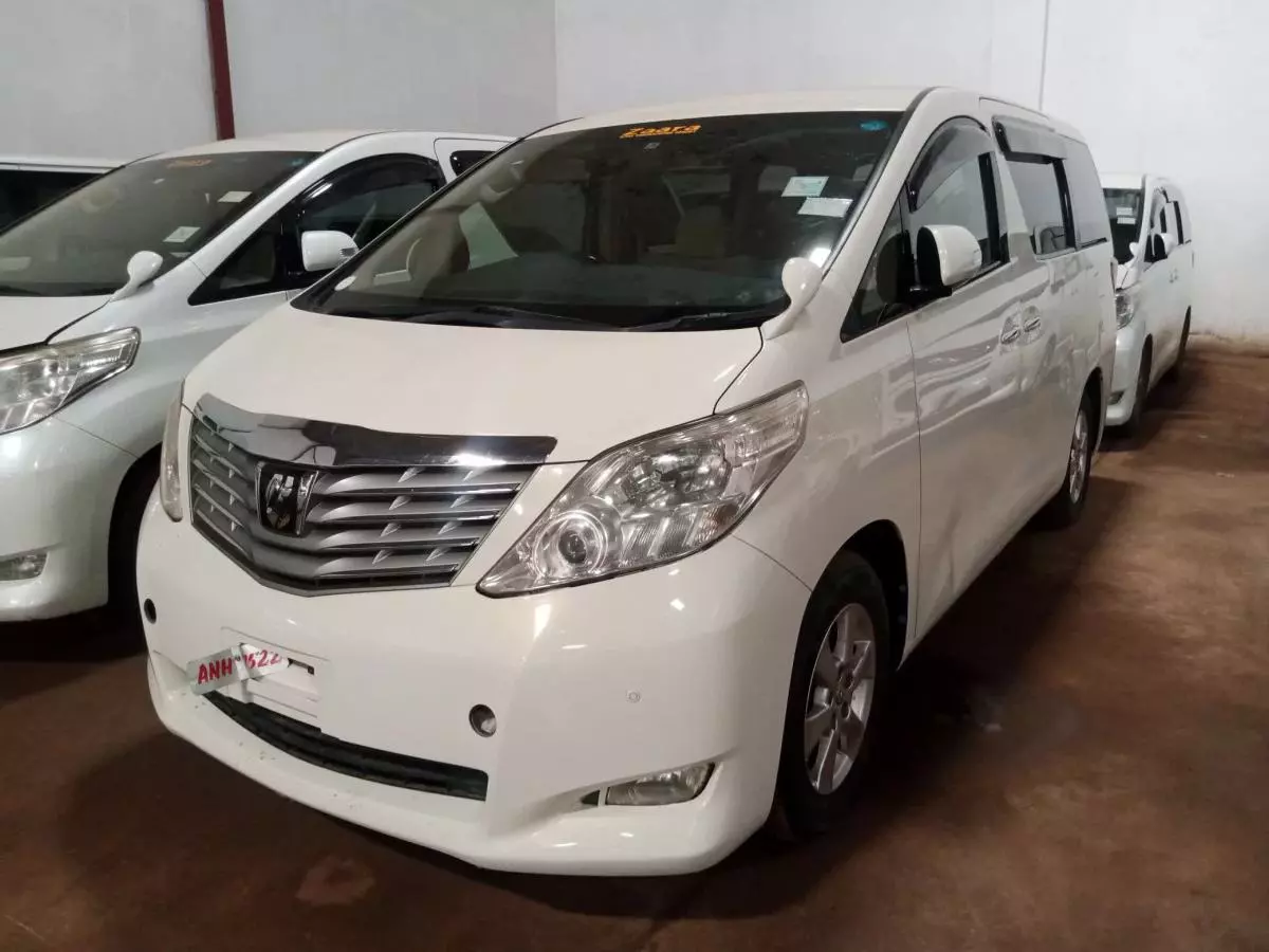 Toyota Alphard   - 2009