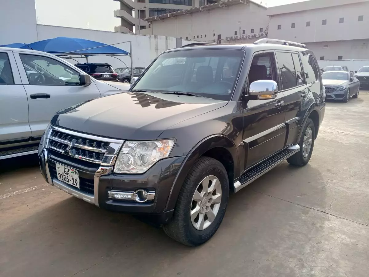 Mitsubishi Pajero   - 2019