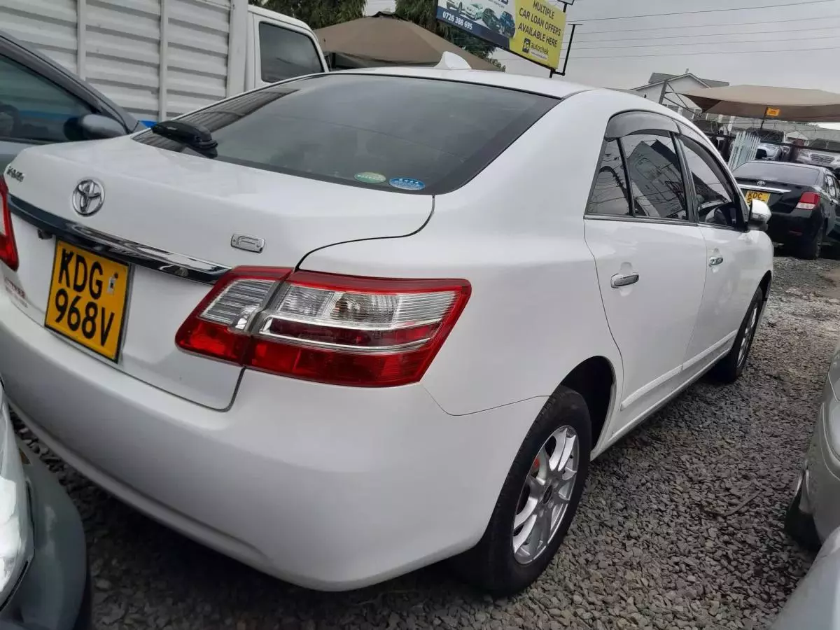 Toyota Premio  - 2014
