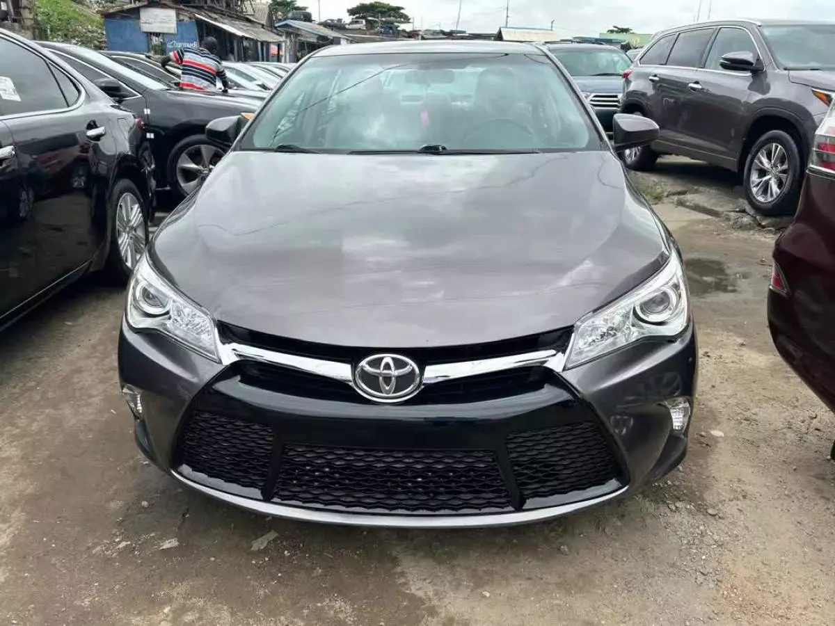 Toyota Camry   - 2017