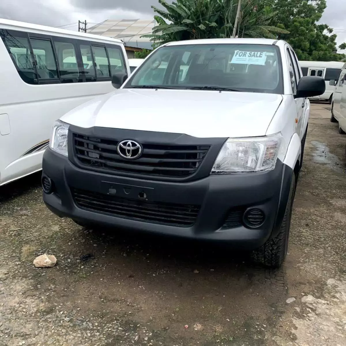 Toyota Hilux   - 2010