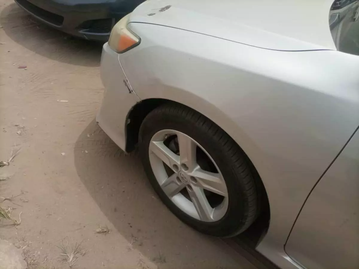 Toyota Camry - 2012