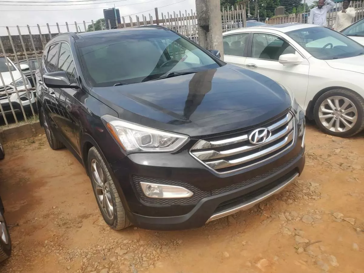 Hyundai Santa Fe   - 2014