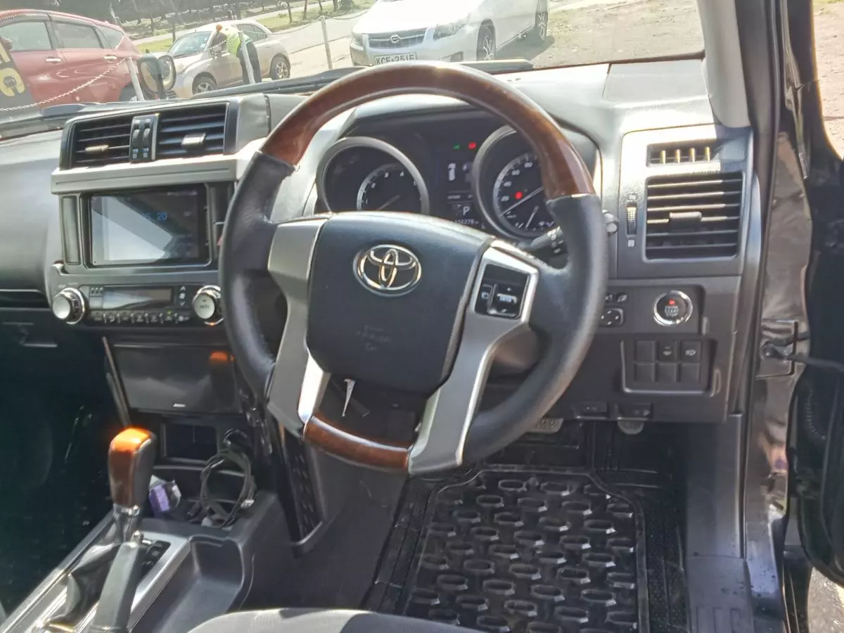 Toyota Landcruiser prado TX   - 2014