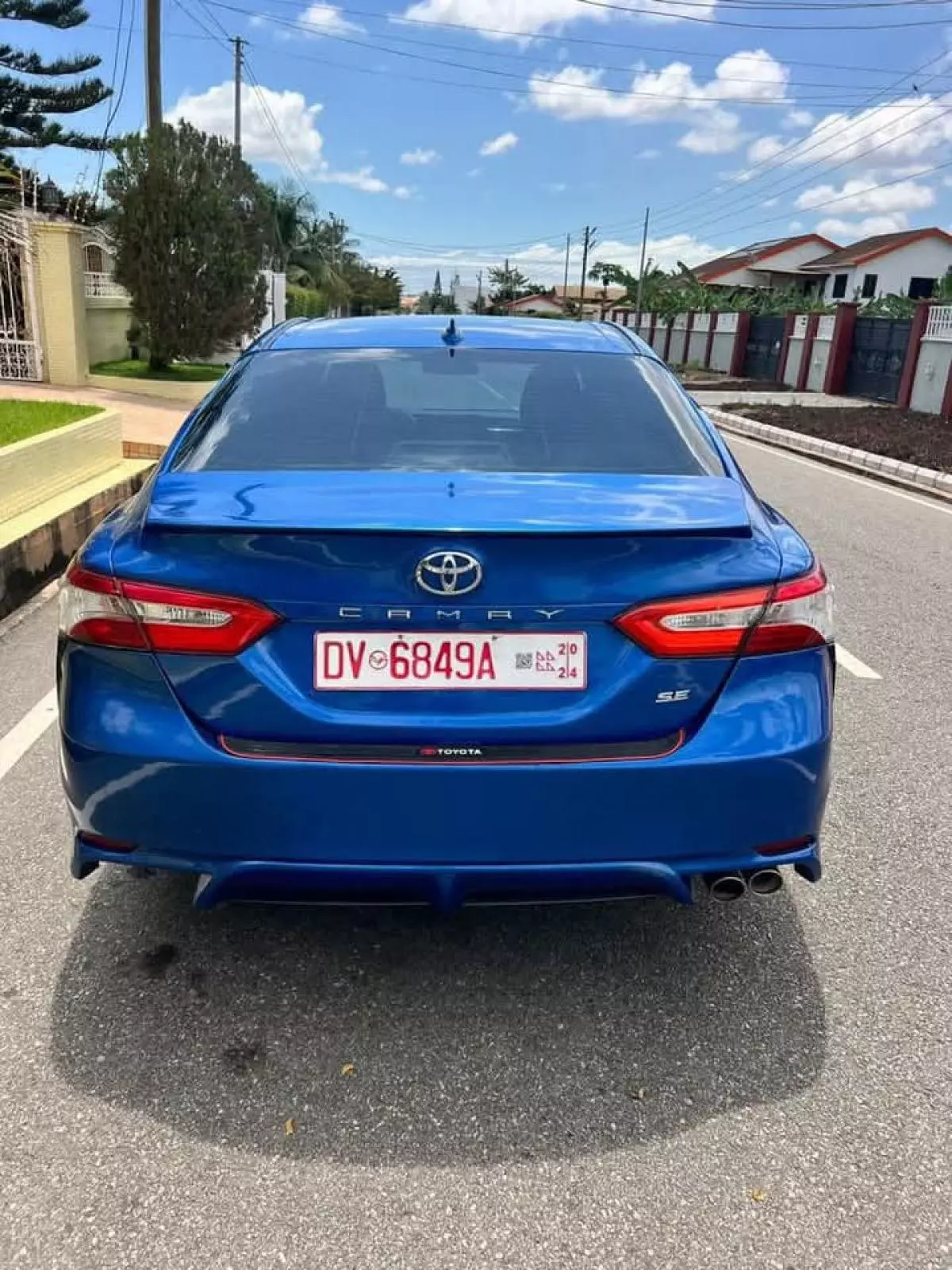 Toyota Camry   - 2019