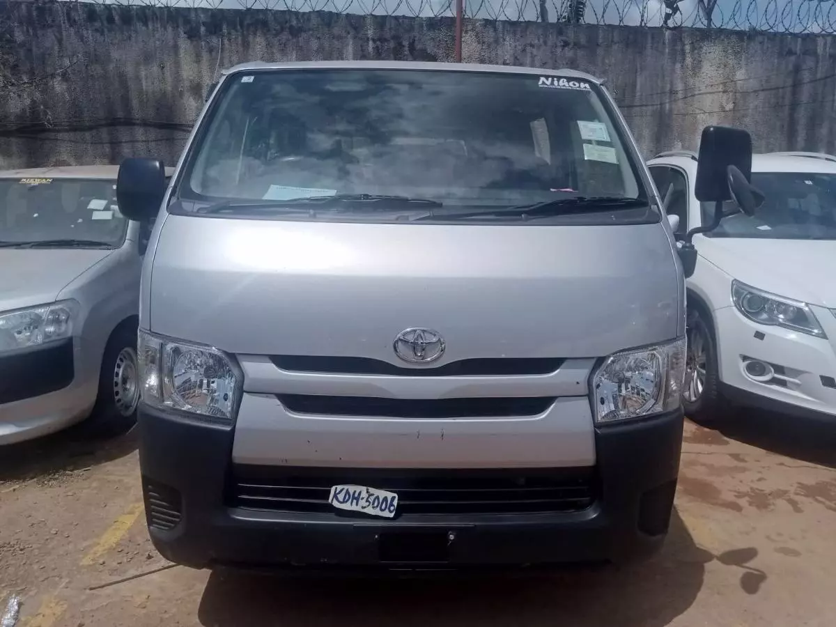 Toyota Hiace   - 2014